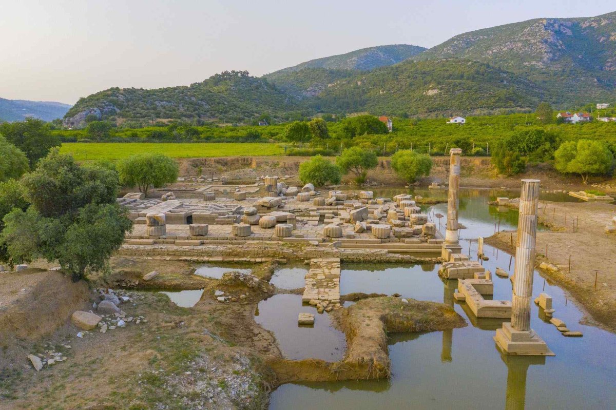 İzmir Klaros Archaeological Site photo 4