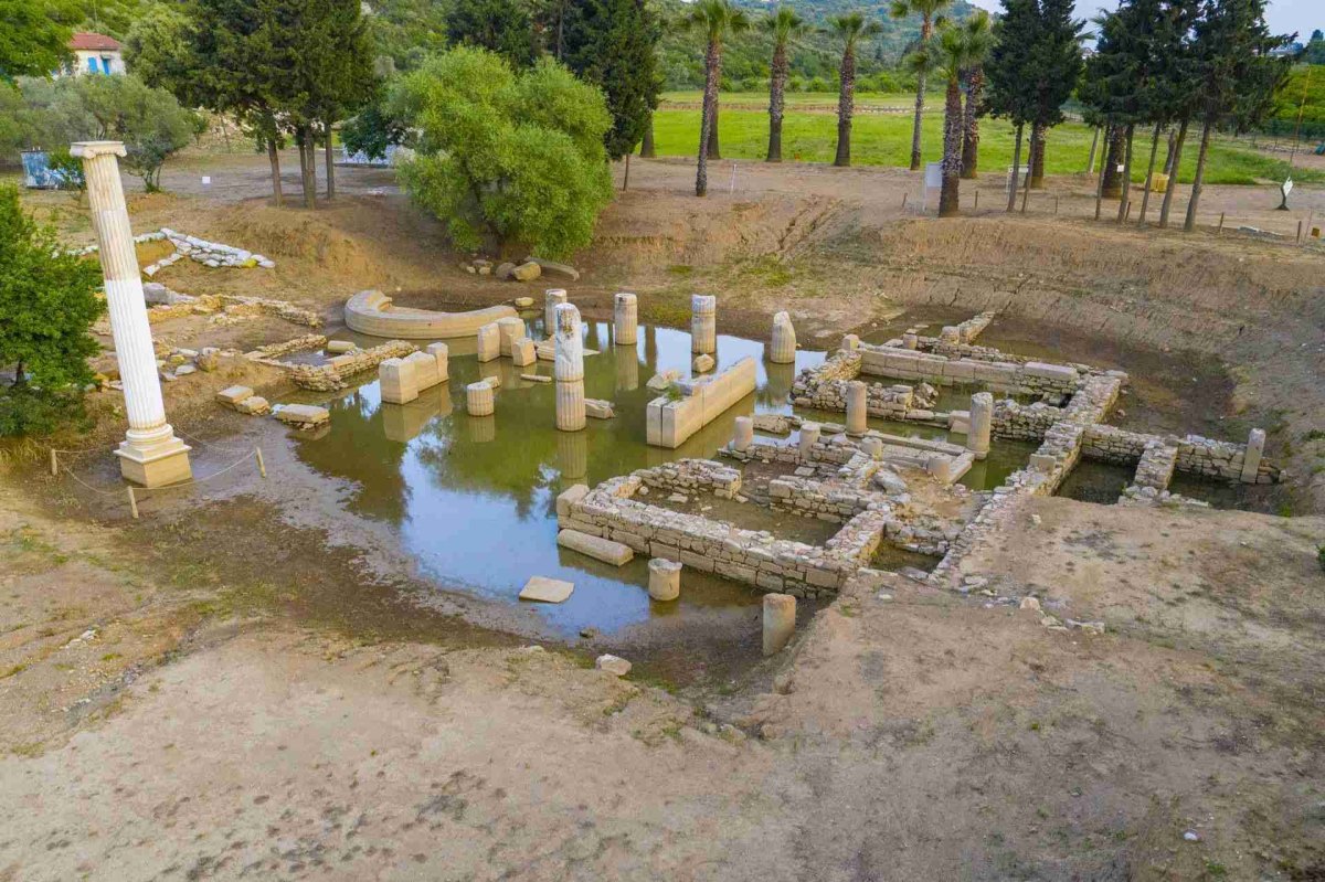 İzmir Klaros Archaeological Site photo 5