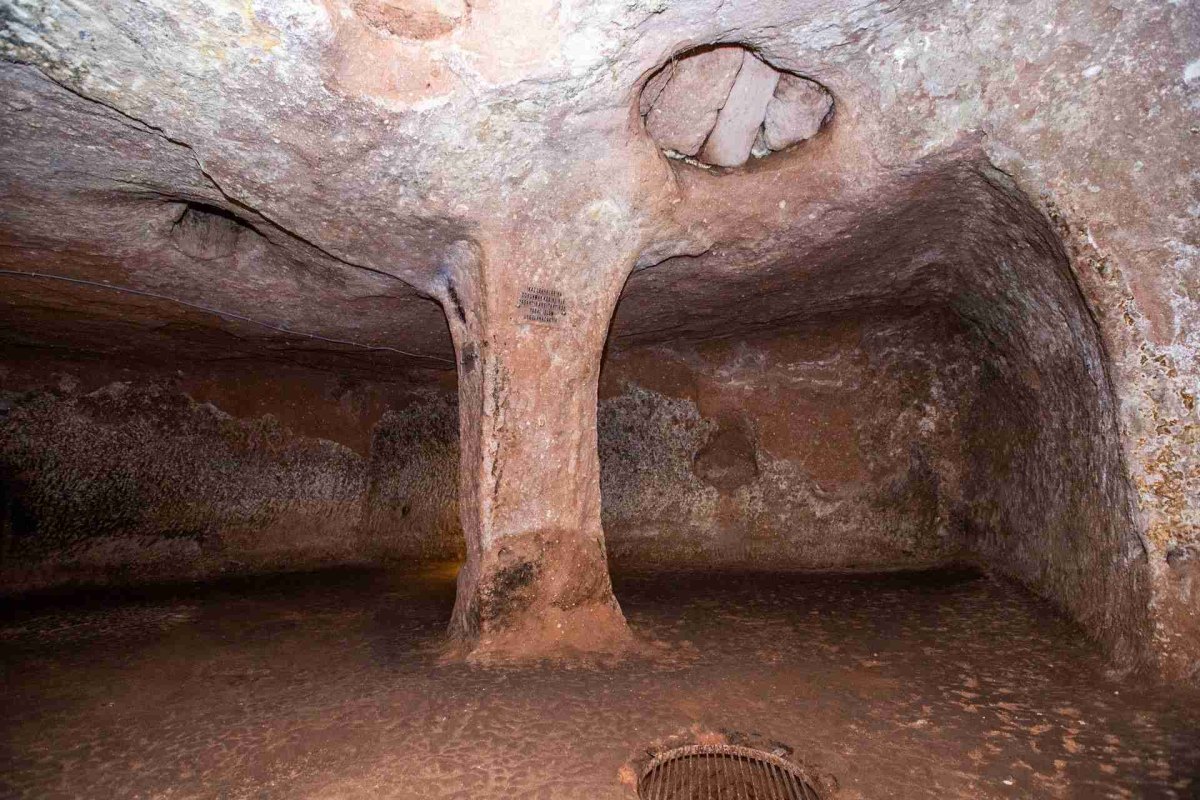 Nevşehir Özkonak Underground City photo 6