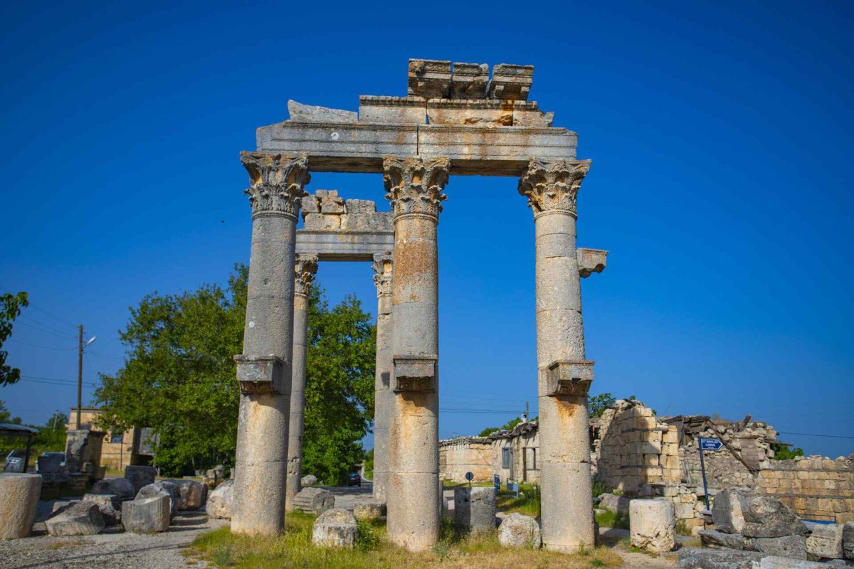 Mersin Uzuncaburç (Diokaisareia) Archaeological Site photo 4