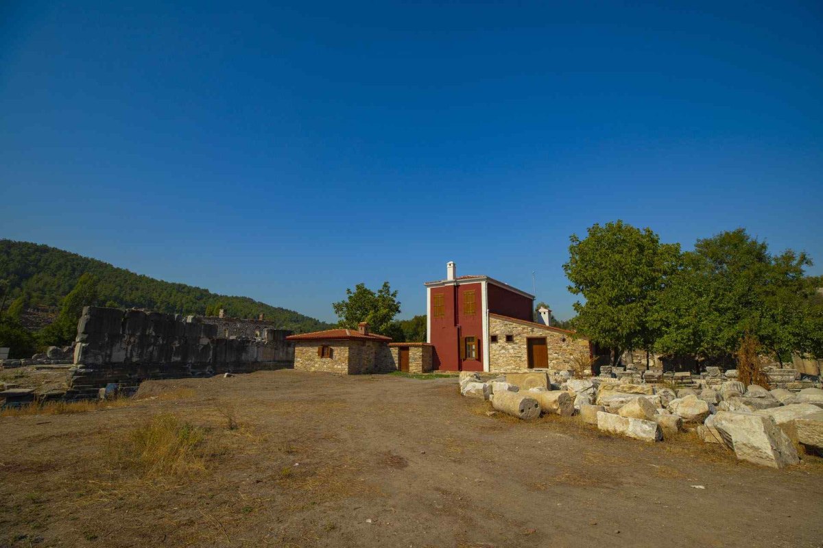 Muğla Stratonikeia Archaeological Site photo 4