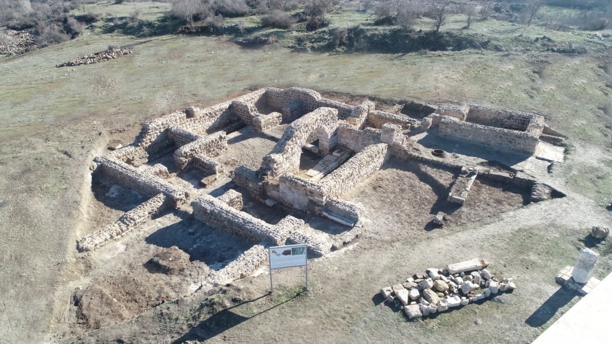 KARABÜK Hadrianapolis Archaeological Site photo 2