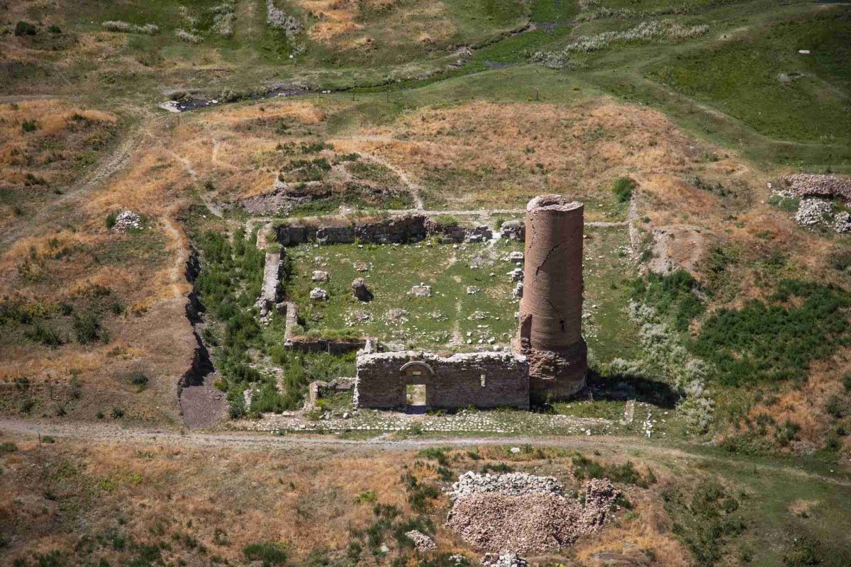 Van Castle photo 2