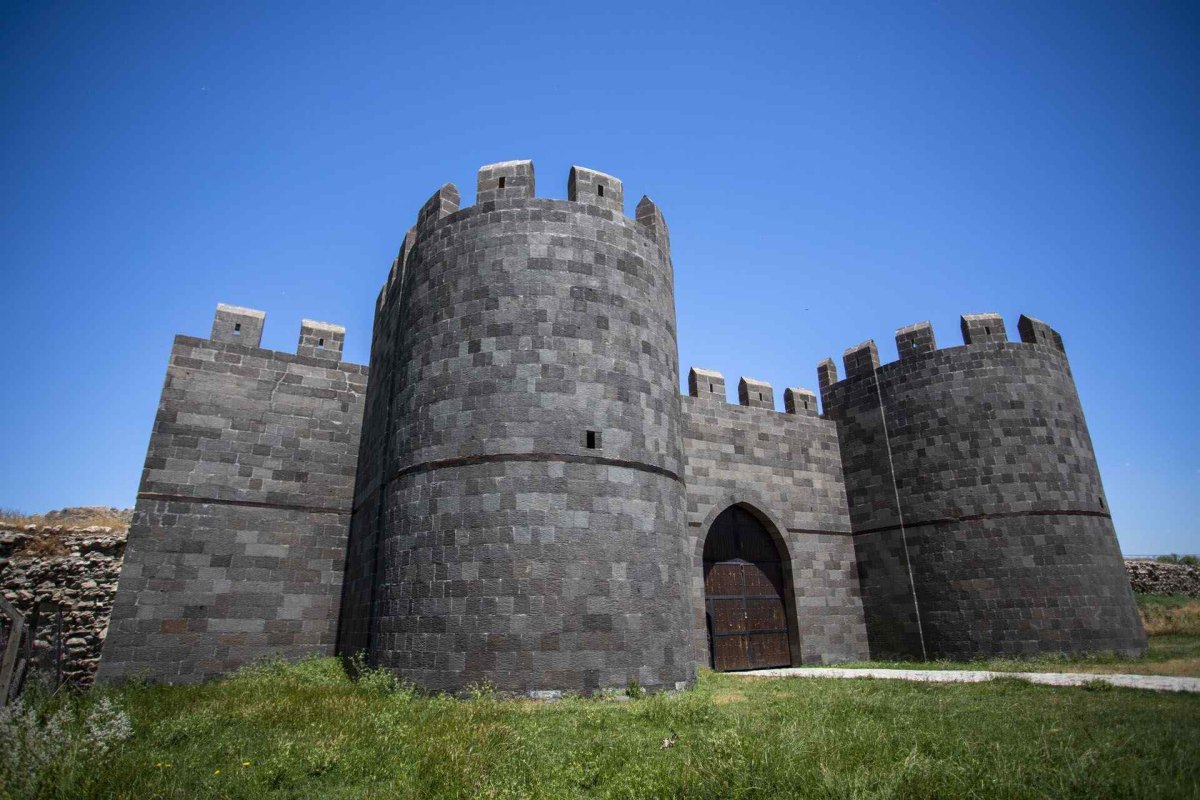 Van Castle photo 8