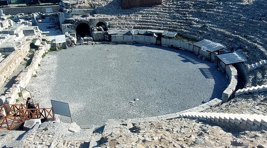 Bursa İznik Roma Tiyatrosu photo 2