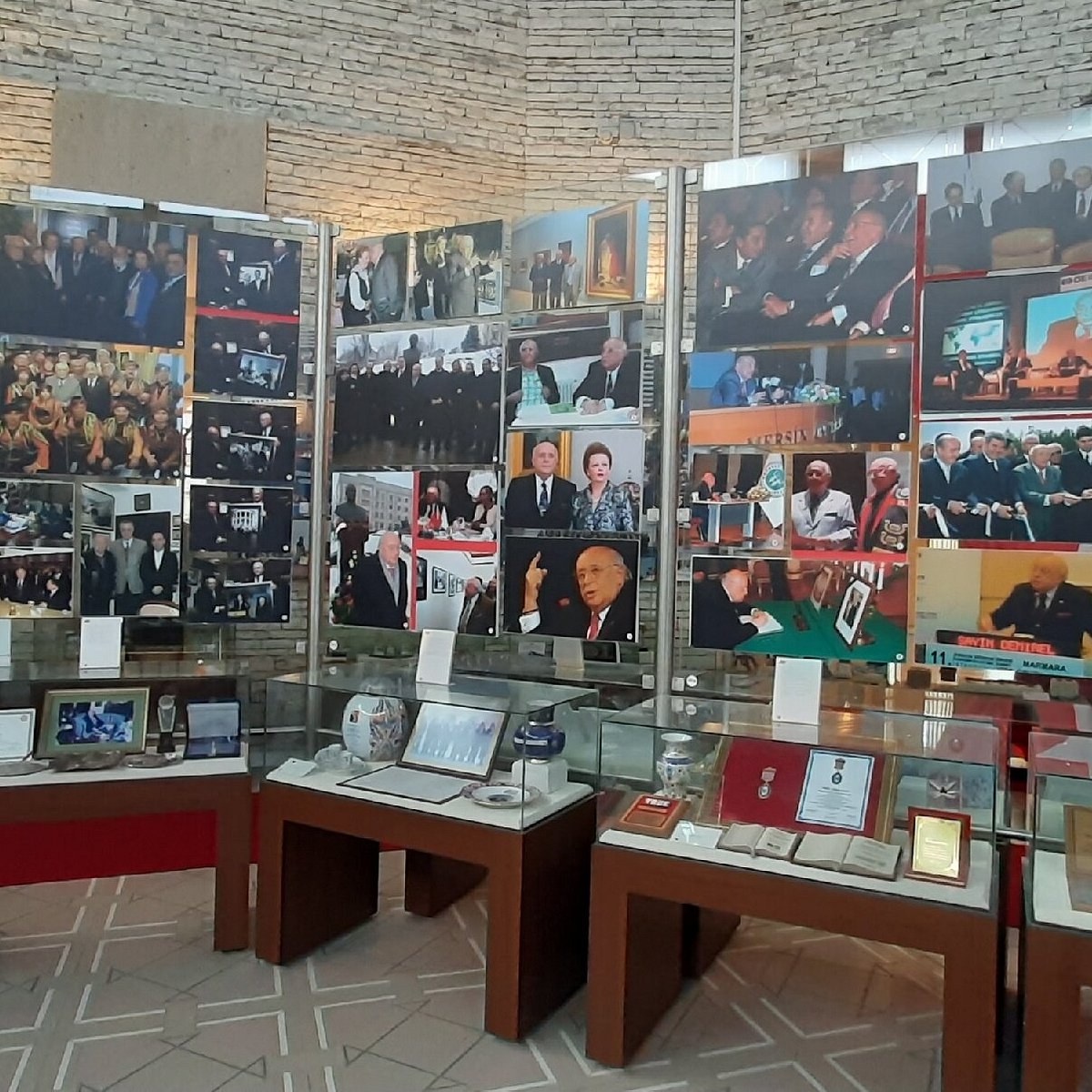 Suleyman Demirel Demokrasi ve Kalkınma Muzesi photo 2