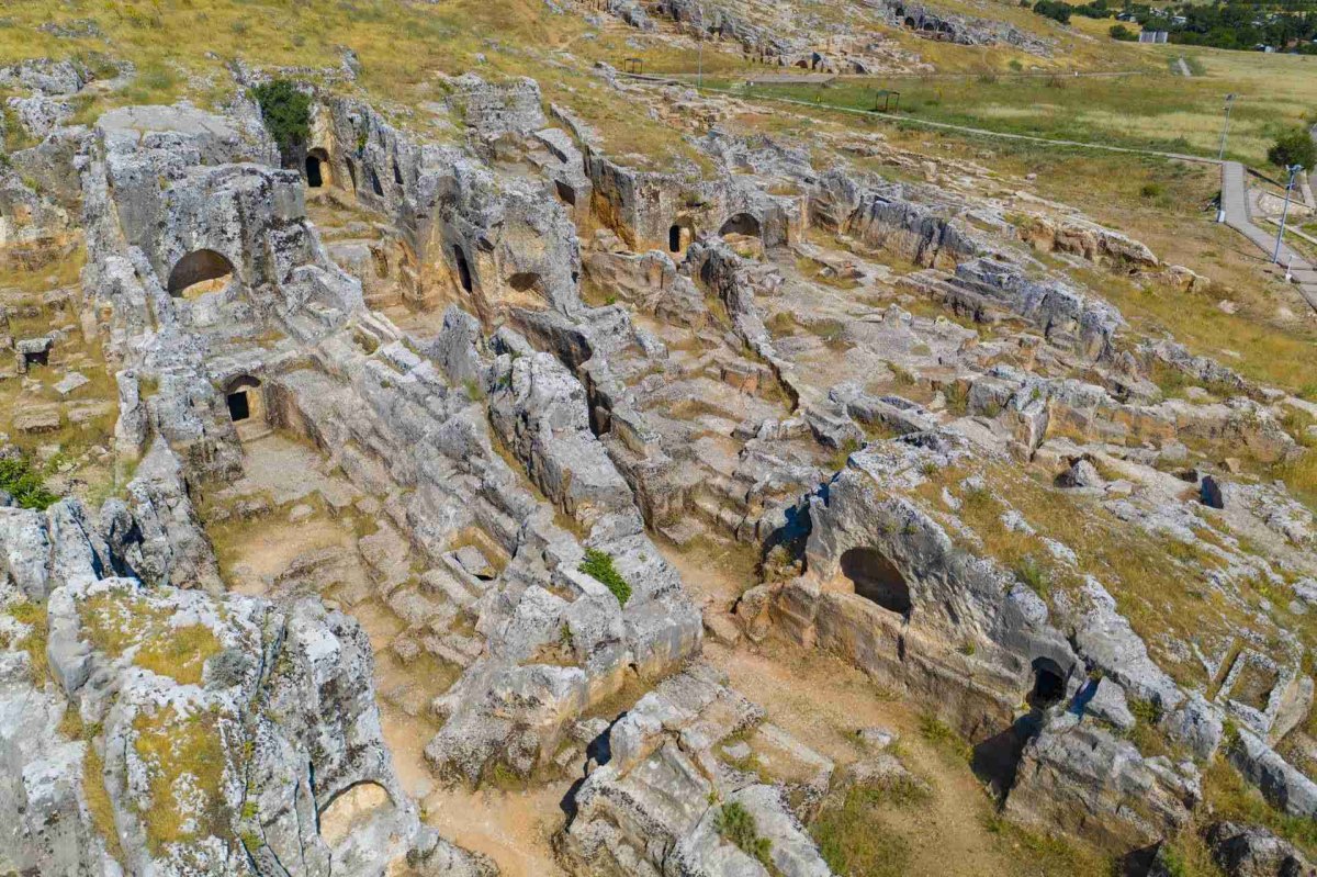 Adıyaman The Archaeological Site of Pirin (Perre) photo 5