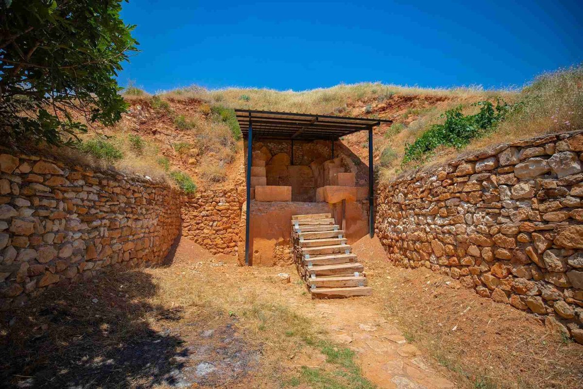 Adıyaman Sofraz Mausoleum