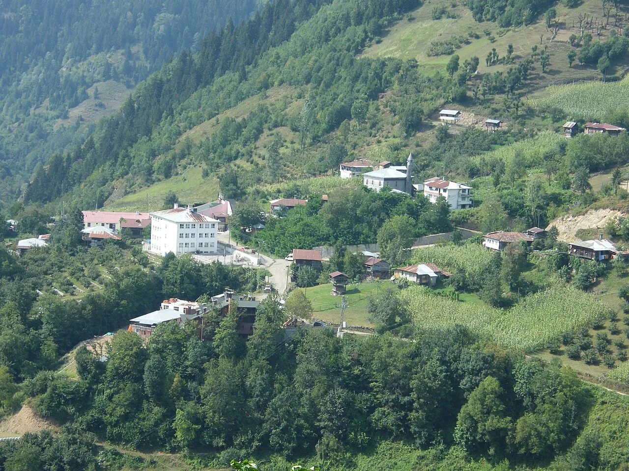 2 Days Macahel Tour from Trabzon: Borcka Karagol, Camili Village & Maral Waterfall Group Tour — photo 6