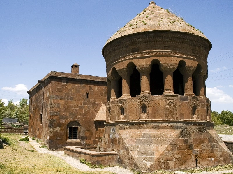 3 Days Bitlis Tour: Castle, Nemrut Crater Lake & Ahlat Seljuk Cemetery Private Tour — photo 10