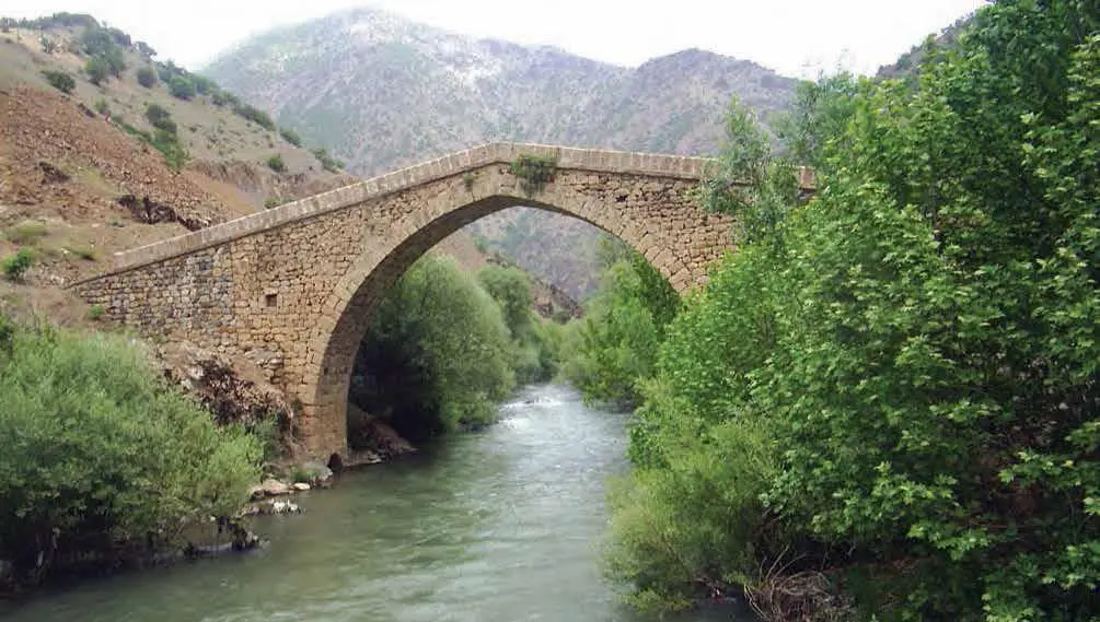3 Days Hakkari City Tour: Semdinli Stone Bridge, Kayme Palace & Yuksekova Private Tour