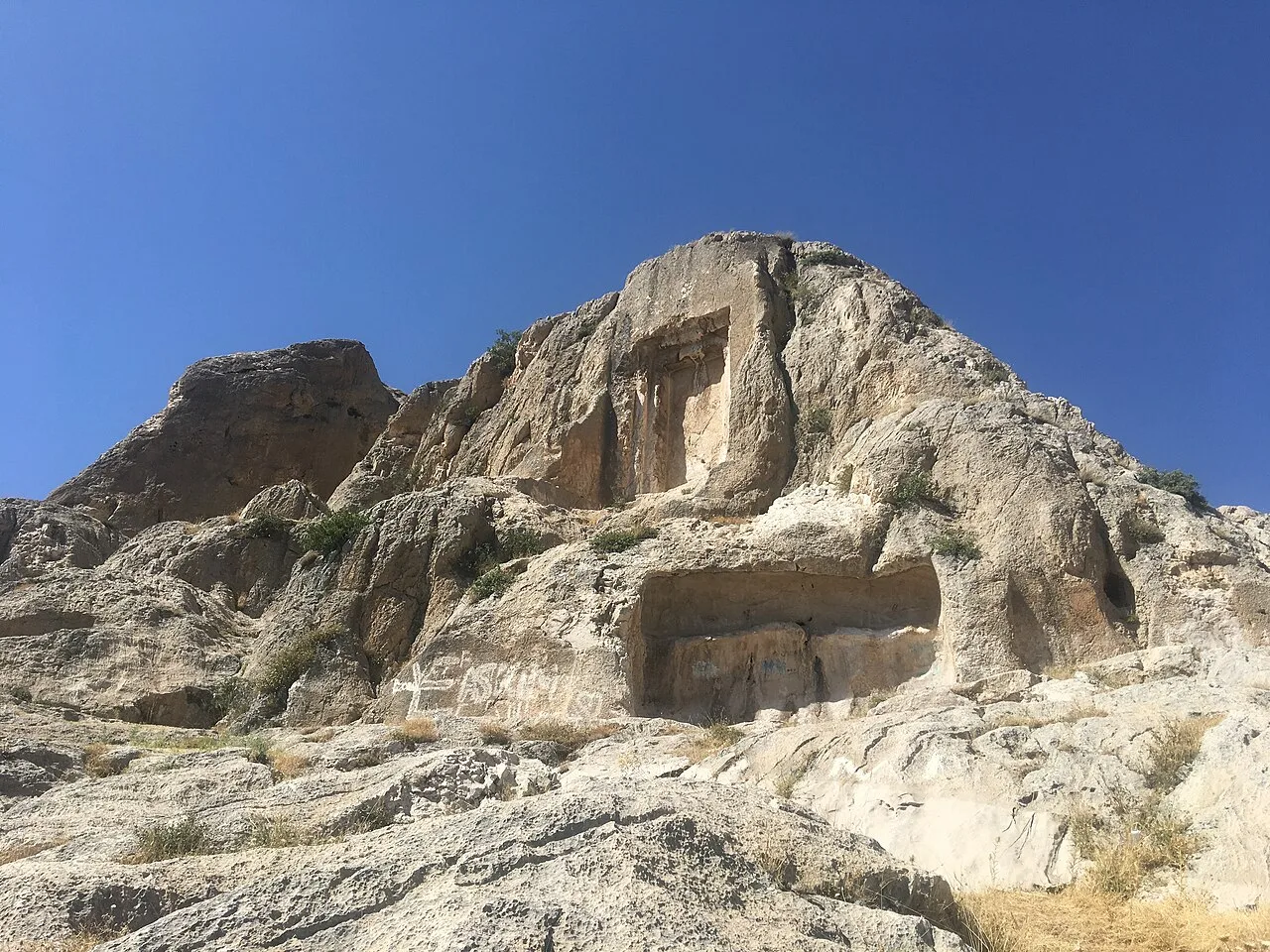 3 Days Van City Tour: Meher Gate, Varagavank, Van Castle and Van Museum Private Tour — photo 1