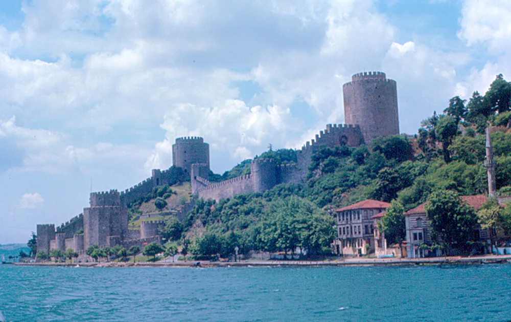 4 Days Istanbul Tour: Topkapi Palace, Emirgan Park & Bosphorus Dinner Cruise (Group Tour) β photo 1