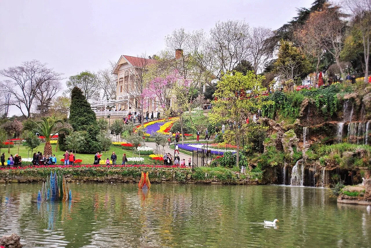 4 Days Istanbul Tour: Topkapi Palace, Emirgan Park & Bosphorus Dinner Cruise (Group Tour) β photo 7