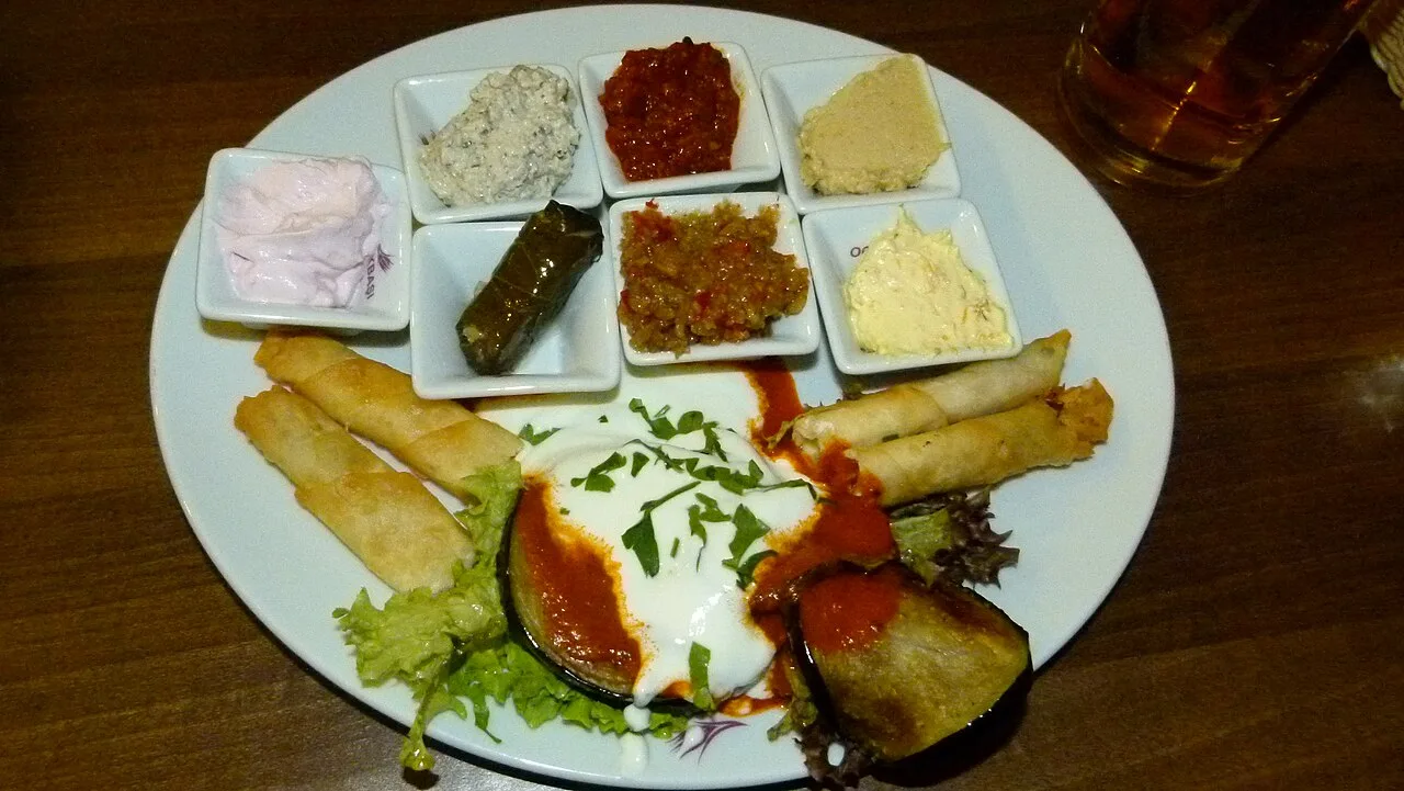 4 Days Van Cultural Discovery and Traditional Cooking Experience (Private Tour) — photo 5