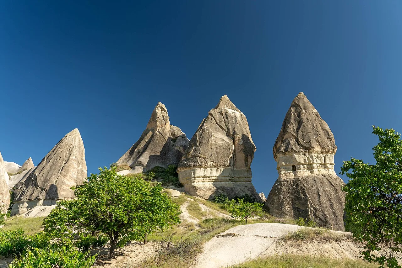 5-Day Istanbul & Cappadocia Tour by Domestic Flight – Guaranteed Departure (Group Tour)