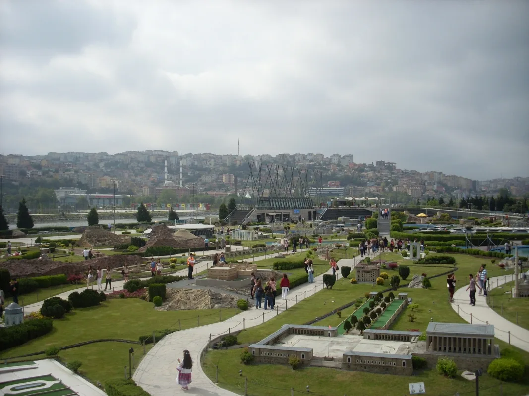 6 Days Istanbul Cultural Heritage, Bosphorus Cruise and Theme Park Adventure (Group Tour) β photo 2