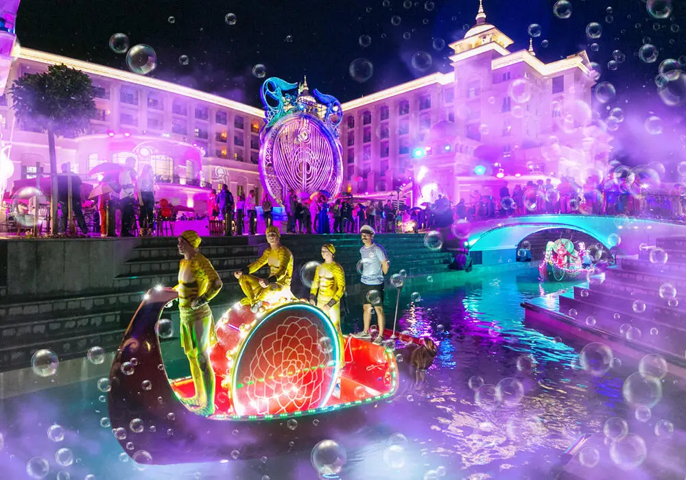 Land of Legends Night Show