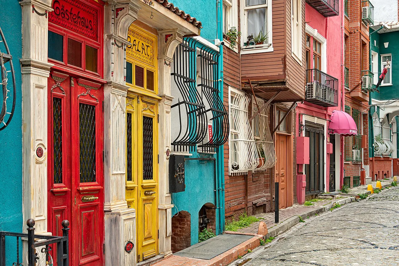 Daily Balat Walk from Istanbul – Synagogues, Churches & Tekfur Palace