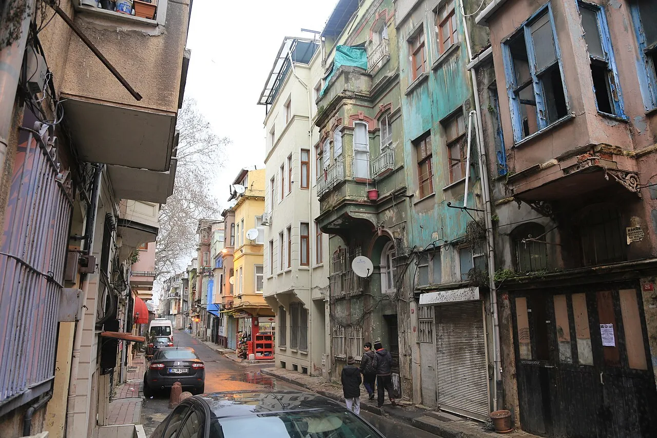 Daily Balat Walk from Istanbul – Synagogues, Churches & Tekfur Palace — photo 2