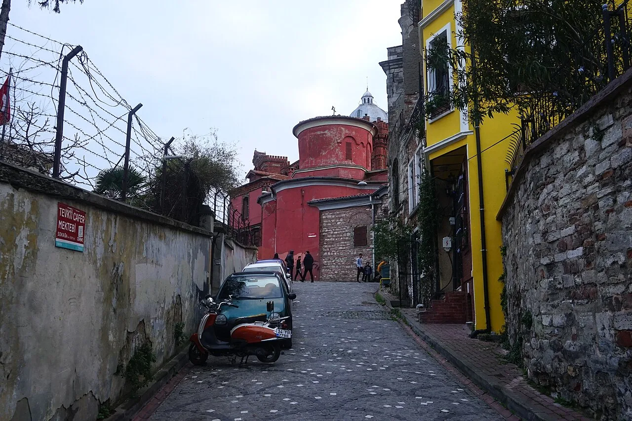 Daily Balat Walk from Istanbul – Synagogues, Churches & Tekfur Palace — photo 7