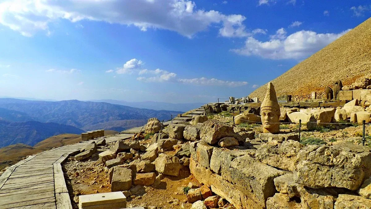 9-Day Best of Eastern Turkey Tour – Nemrut to Sumela Monastery — photo 6