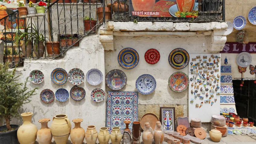 Daily Art & Shopping Tour from Cappadocia – Avanos Pottery & Ebru Art (Private)