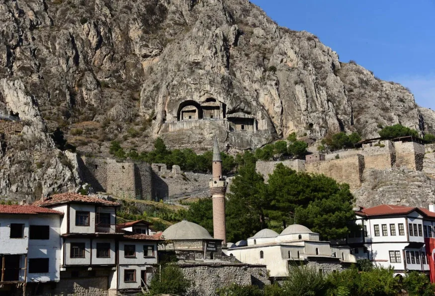 Amasya Historical Day Tour – Castles, Tombs & Waterfalls — photo 3