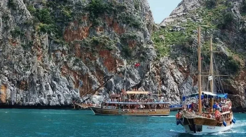 Daily Antalya Boat Tour from Kemer – Bays, Lunch & Foam Party — photo 2