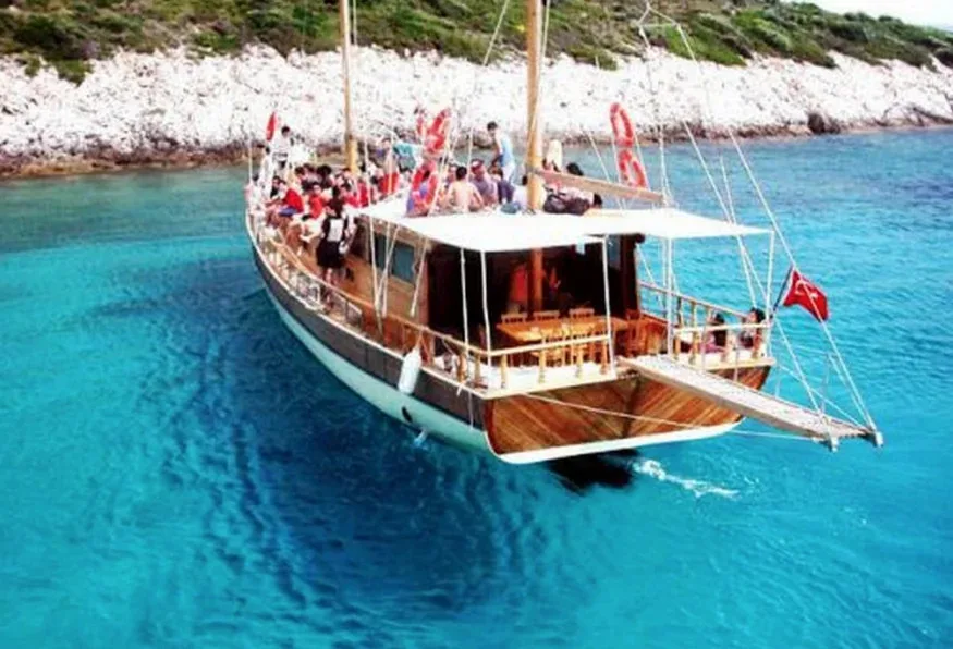 Daily Antalya Boat Tour from Kemer – Bays, Lunch & Foam Party — photo 4