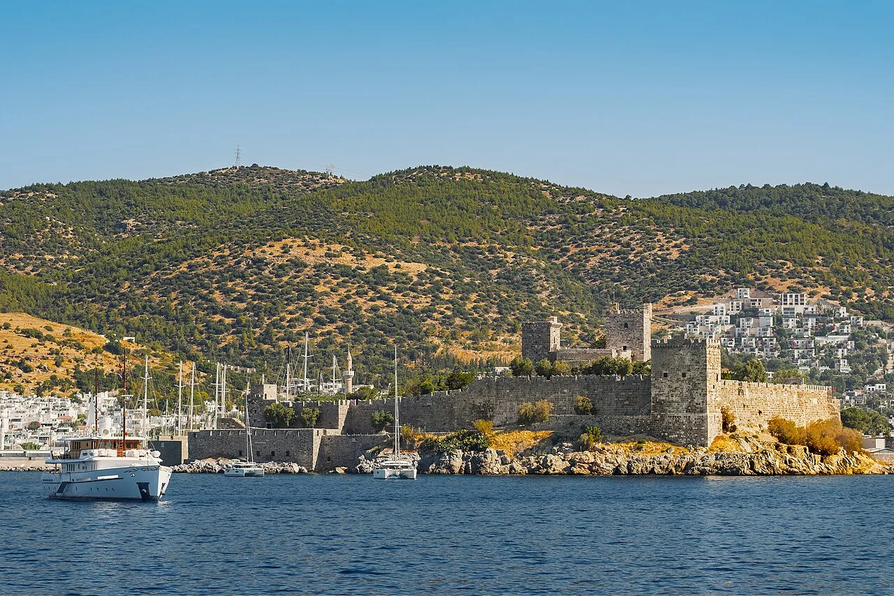Daily Pirate Boat Tour from Bodrum – Black Island & Cleopatra Cave — photo 7