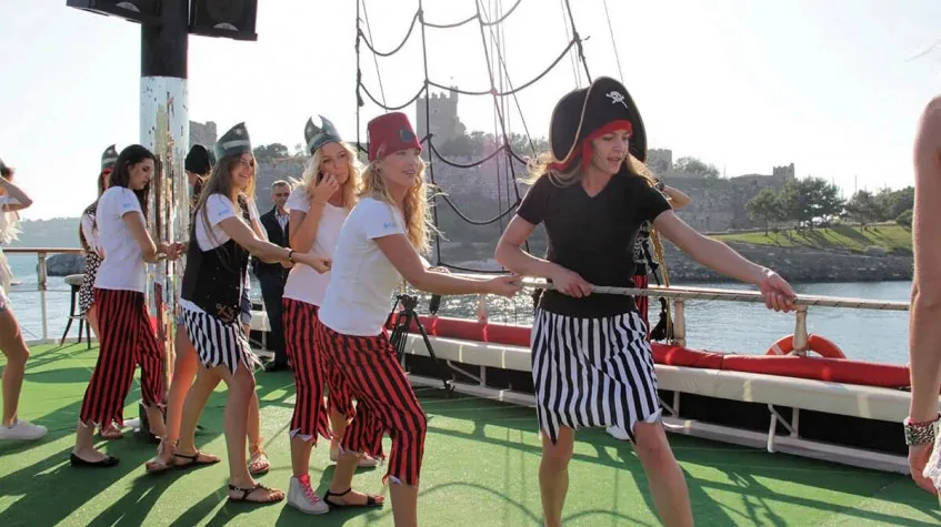 Daily Bodrum Boat Cruise Tour With Lunch