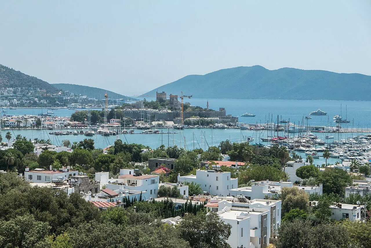 Daily Foam Party Boat Trip from Bodrum – Music, Swim Stops & Lunch — photo 7