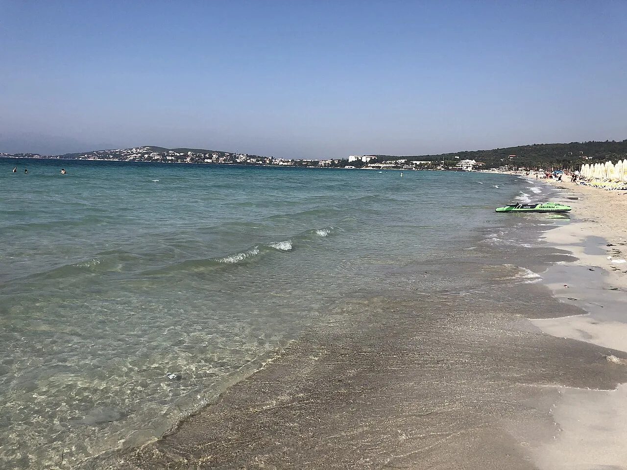 Daily Cesme & Alacati Tour from Kusadasi – Stone Houses, Bazaar & Beach — photo 9