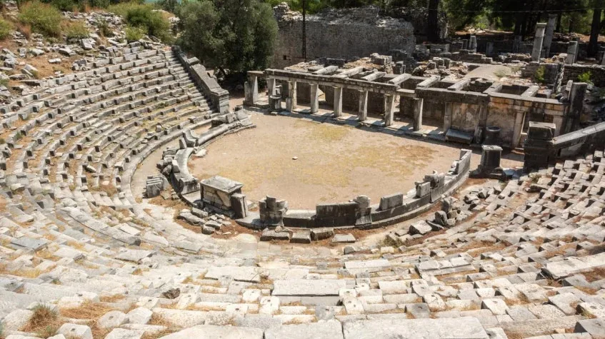 Daily Didyma, Miletus & Priene Tour from Selcuk – Temple of Apollo — photo 4