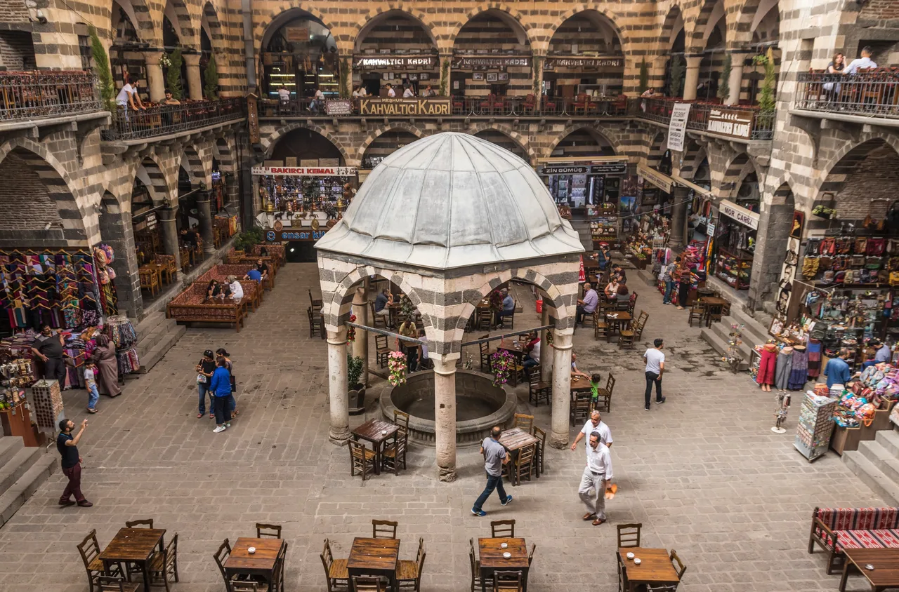 Daily Diyarbakir City Tour from Mardin – Walls, Mosques & Cayonu — photo 3