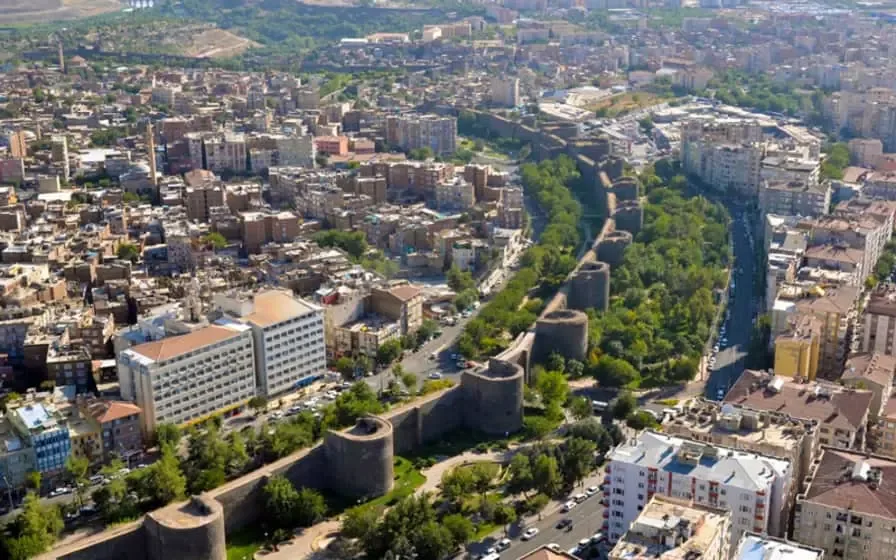 Daily Diyarbakir City Tour from Mardin – Walls, Mosques & Cayonu — photo 10