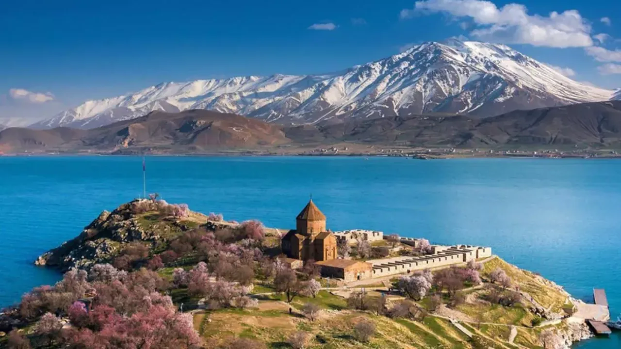 Daily Dogubayazit & Mount Ararat Tour from Van — photo 2