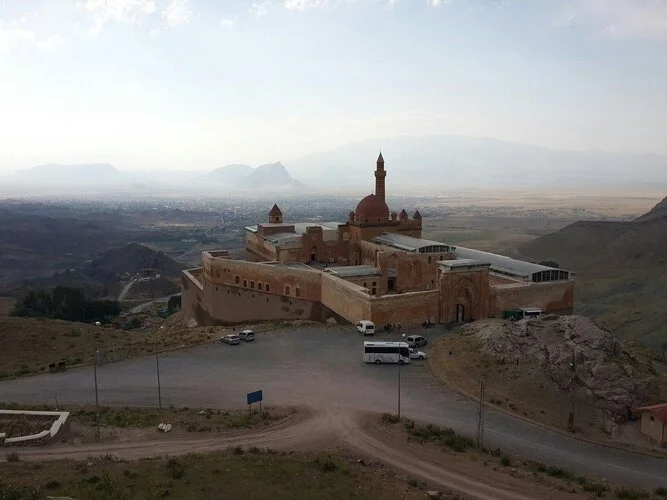Doğubayazıt City Tour — İshak Pasha Palace & Mount Ararat — photo 4