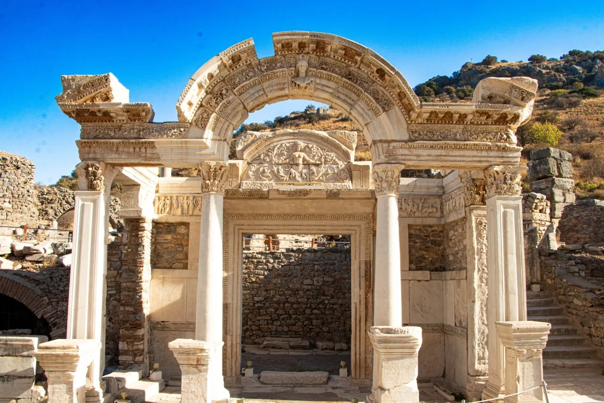 Daily Ephesus Tour from Marmaris – Ancient City & House of Virgin Mary — photo 3
