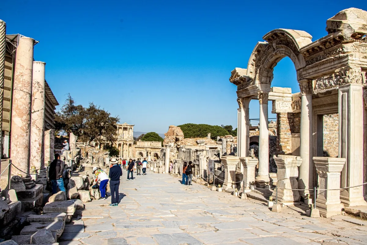 Daily Ephesus Tour from Marmaris – Ancient City & House of Virgin Mary — photo 5