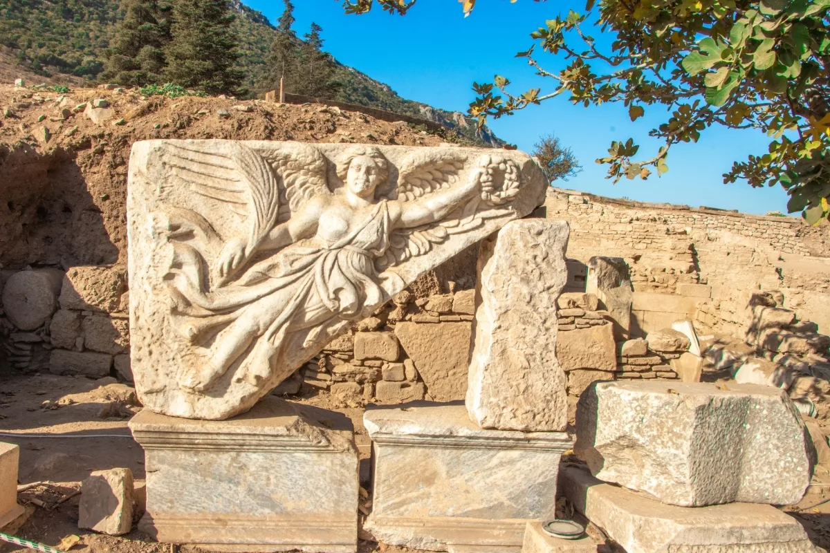 Daily Ephesus Tour from Marmaris – Ancient City & House of Virgin Mary — photo 6
