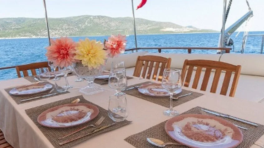 Daily Private Gulet Charter in Bodrum – Aegean Bays, Swim & Lunch — photo 3