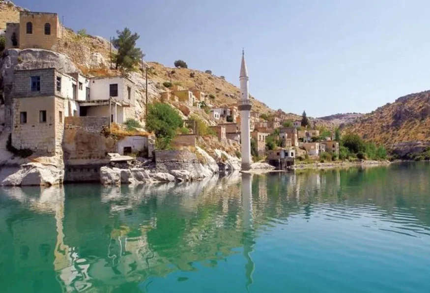 Daily Halfeti Tour from Sanliurfa – Sunken Village & Rumkale — photo 2