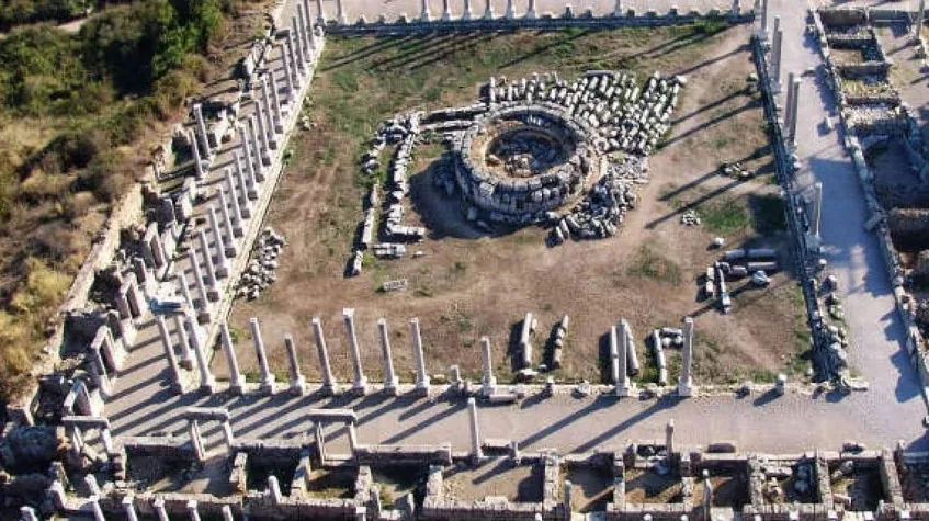 Daily Izmir Tour from Didim – Ancient Smyrna, Kemeralti & Clock Tower — photo 2