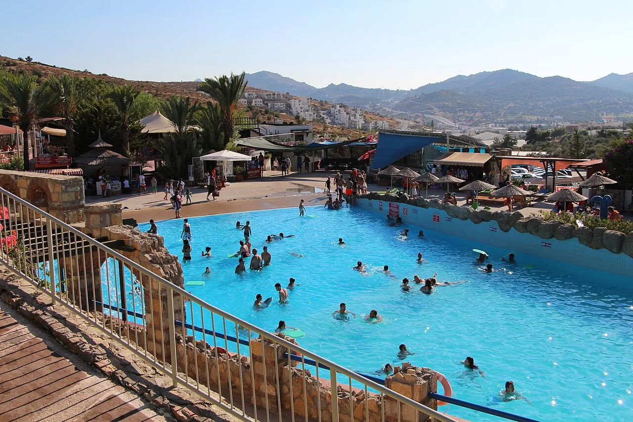 Aqua Dream Waterpark Day Trip from Marmaris – Slides, Wave Pool & Foam (Private) — photo 7