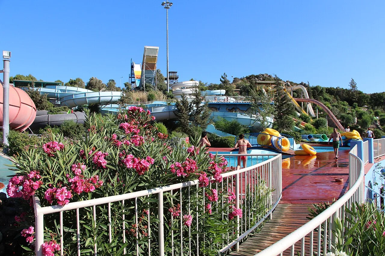 Aqua Dream Waterpark Day Trip from Marmaris – Slides, Wave Pool & Foam (Private) — photo 8