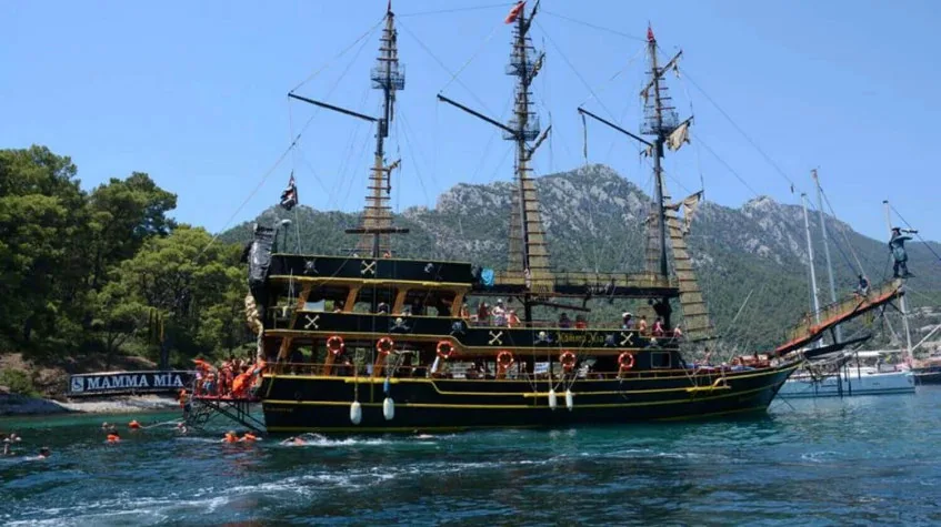 Marmaris Pirate Party Boat Night Cruise from Marmaris – DJ & Foam Party (Private)