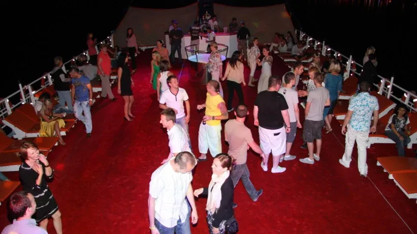 Moonlight Party Cruise from Marmaris – Icmeler Bay, DJ & Open Bar — photo 8