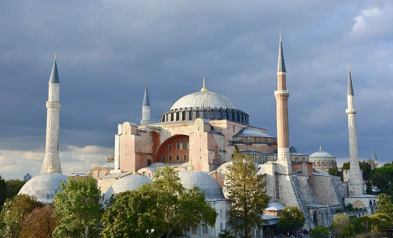 Daily Istanbul Tour from Cesme by Flight – Old City & Bosphorus Cruise